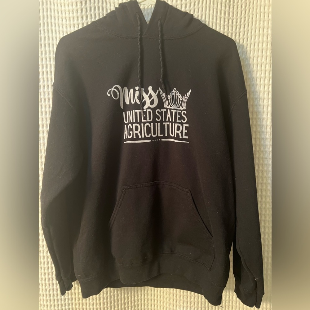 Miss United States Agriculture pageant hoodie. Good condition.